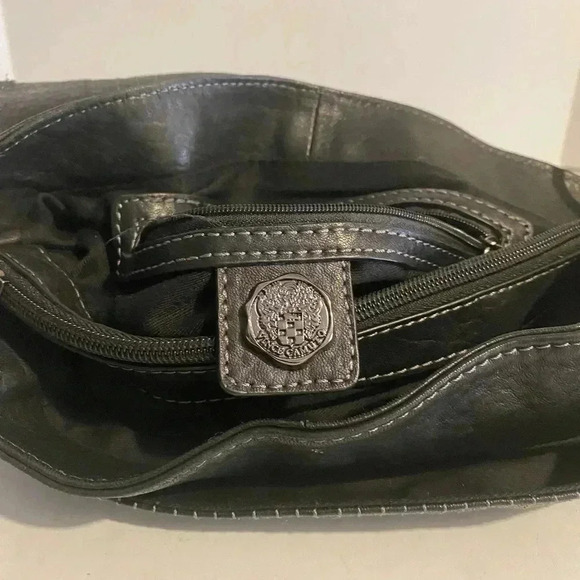 Vince Camuto Black pebbled leather shoulder bag - Picture 14 of 16